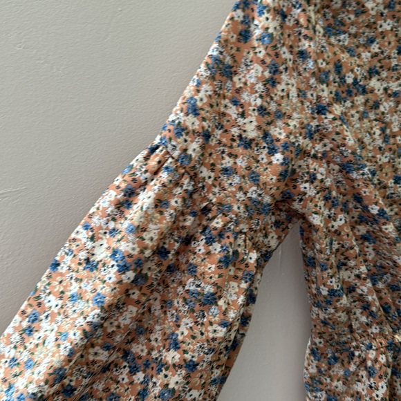 Fall time! Pink Lily long sleeve bell cuffed wrist floral low cut tie back EUC - Picture 8 of 8